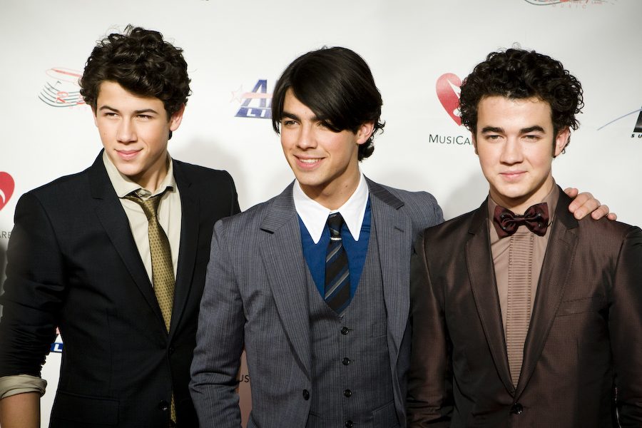 Jonas Brothers restore happiness in former fans with new music