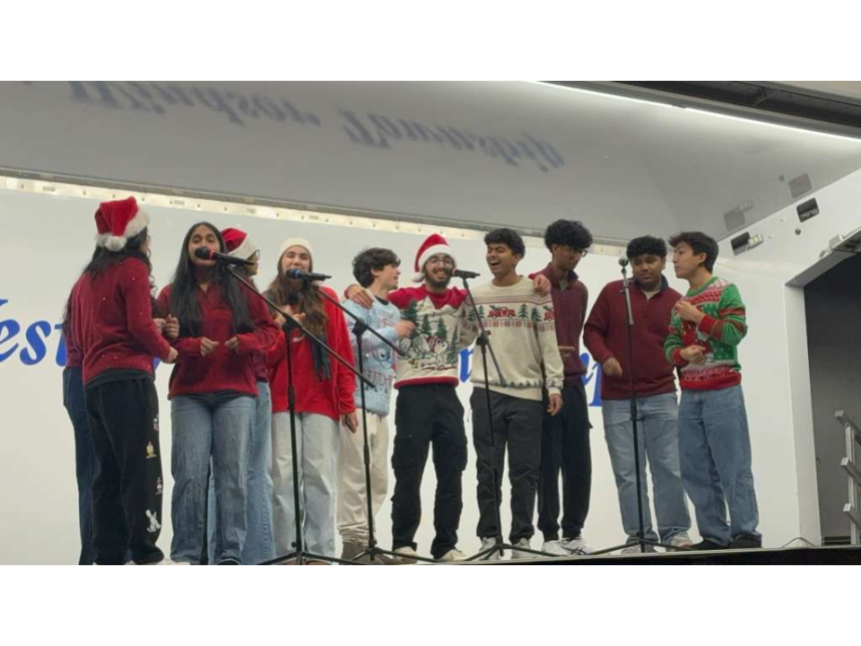 Students in FED singing for the Christmas Tree Lighting Ceremony on Dec. 7.
